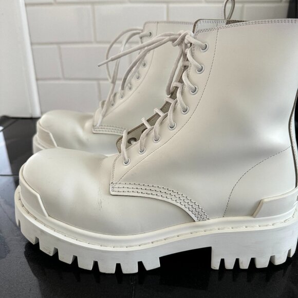 Balenciaga White Strike Combat Boots Size 37 Excellent Pre-worn condition - Picture 4 of 8